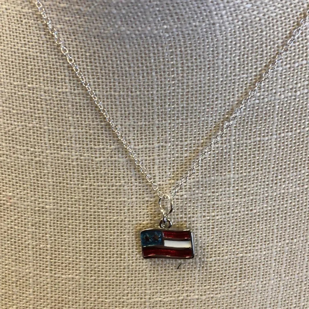 CHECK OUT! new American Flag Pendant Necklace